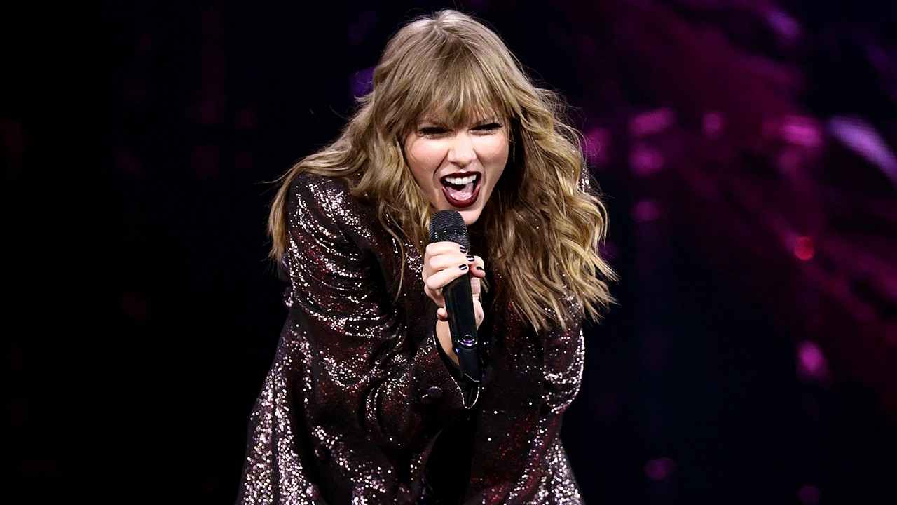 Taylor Swift Sings ‘All Too Well’ In New Netflix Concert Preview Video