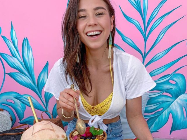 Vegan Youtuber Rawvana caught eating fish. Is she no longer a Vegan?