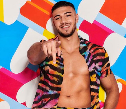 Tommy Fury Wiki Bio: Age, Birthday, Height, Brother, Family, Girlfriend, Love Island & More