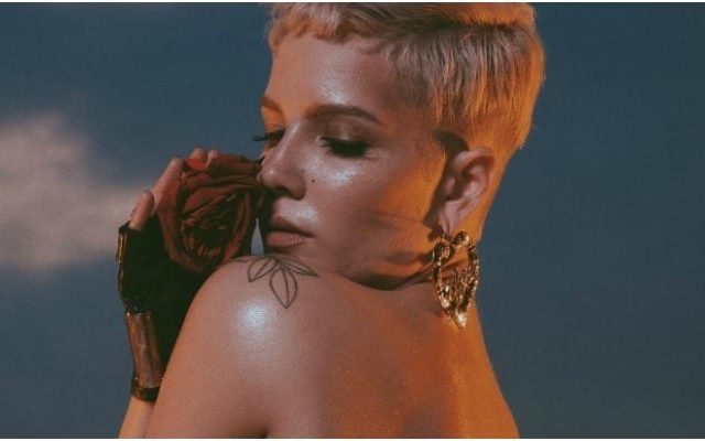 Is Halsey lesbian, straight or bisexual?