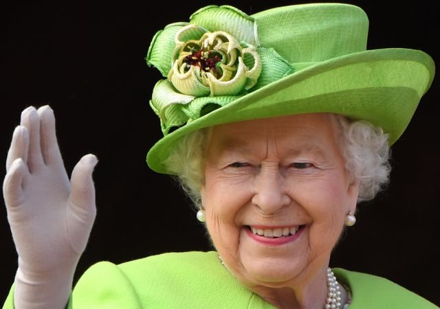 Is Queen Elizabeth Dead? Rumors Claim The Queen of England Died