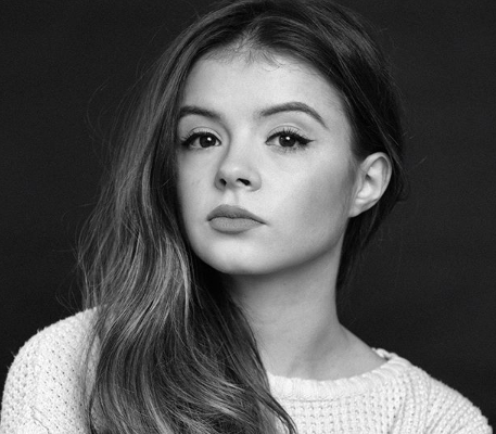 Emily Coates Age, Sexuality, Net Worth, Girlfriend, Height, Parents, Lesbian, Wiki Bio