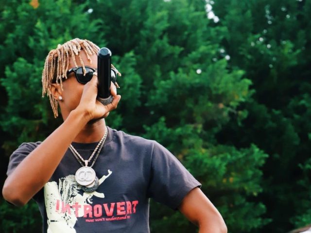 Rapper Metro Marrs Net Worth, Wiki, Bio, Age, throwing cash in graduation video